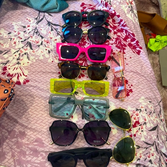 Lot Of Sunglasses 10 pairs for 65$ Price negotiable - Picture 1 of 5